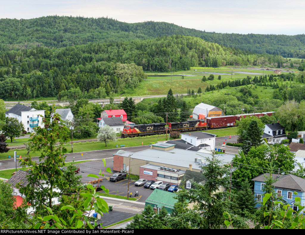 CN 3824 leads 403 in  Le Bic